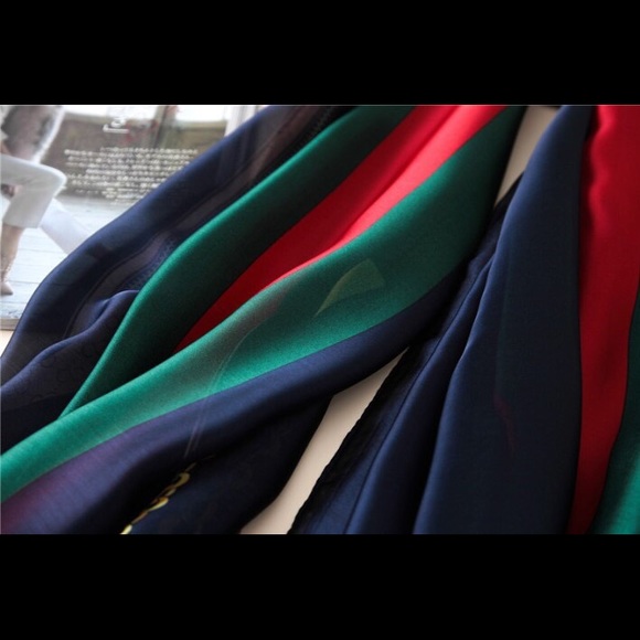 Scarf - Picture 2 of 7